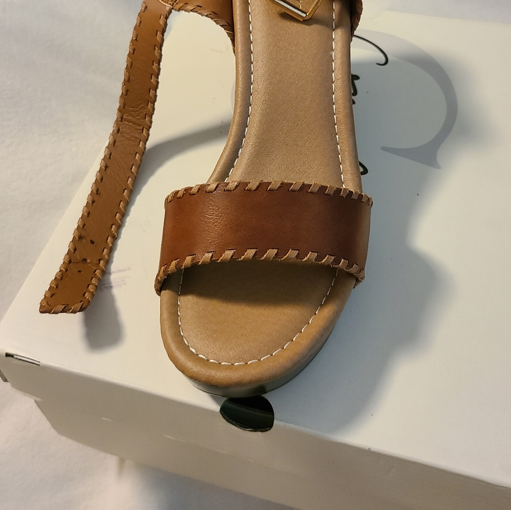 Shoes - Picture 5 of 6